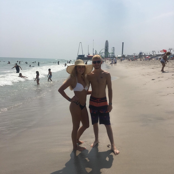 Meet your Posher, Nicolas - Picture 1 of 1